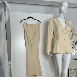 Escada Sz 40 Cream Virgin Wool Two Piece Pant Suit Structured Blazer